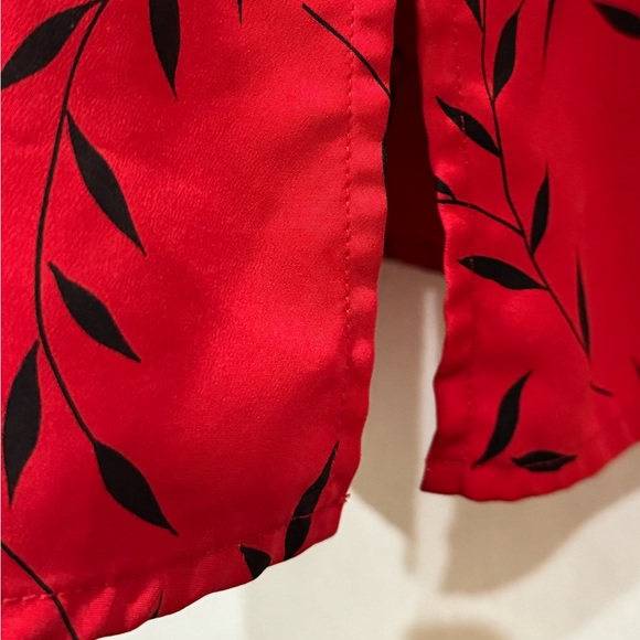 WOMENS LONG SLEEVE VINTAGE BLOUSE. BUTTON DOWN COLLARED RED BLOUSE. NO FLAWS - Picture 8 of 11